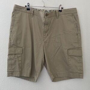 Tommy‎ Bahama cargo shorts